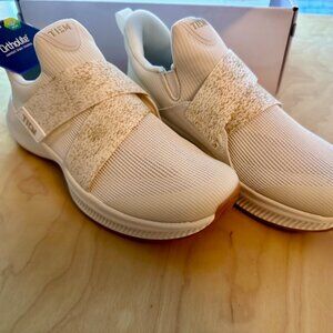 TIEM Lynx Champagne/Gold in size 8.5